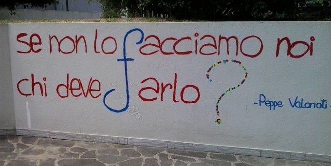 una scritta sul muro della villa Felice Maniero